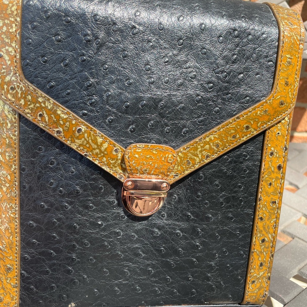 Vintage Alligator Embossed Black and Brown Women's Kelly style HandBag - Picture 3 of 13